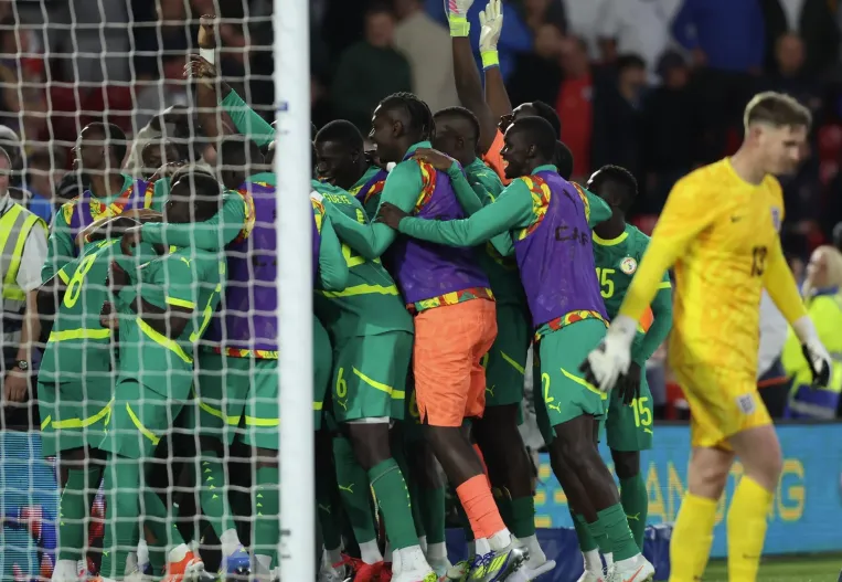 A Performance Devoid of Fundamentals